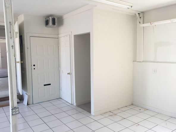 2464 Davis Blvd, Naples, FL 34104